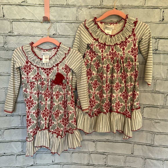 TWO dresses, twin girls, perfect for Valentine’s Day! Size 5 - Picture 1 of 5